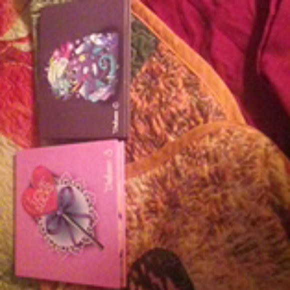 Makeup - Picture 2 of 7